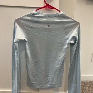 Lululemon long sleeve t-shirt size 2